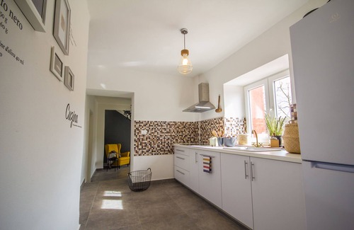 Oprtalj Villa | Casa independiente en una zona tranquila y soleada con piscina.