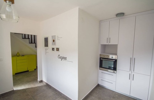 Oprtalj Villa | Casa independiente en una zona tranquila y soleada con piscina.