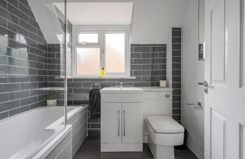 Ashbocking Casa | Detached House in Quiet Suffolk Village - Pets Allowed