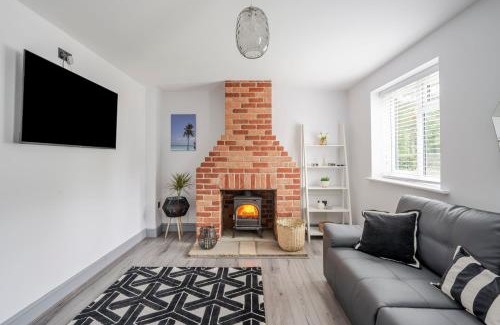 Ashbocking Casa | Detached House in Quiet Suffolk Village - Pets Allowed