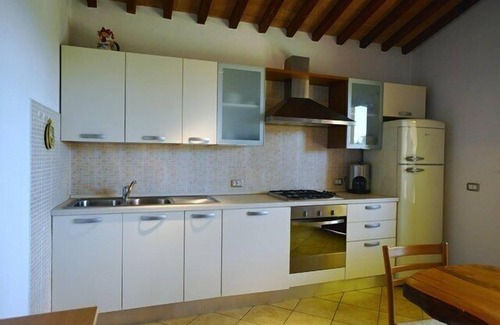 Casale Marittimo Villa | Casa unifamiliar de 100 metros cuadrados, en piedra, 7 pax, jardín, maravillosa vista al mar.