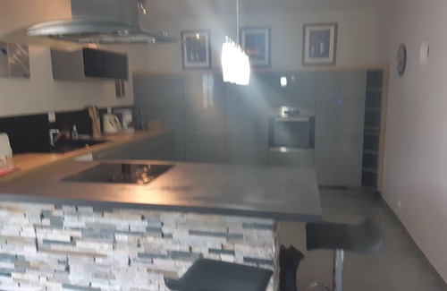 Goulien Casa | Casa unifamiliar, gran jardín y aparcamiento privado cerrado