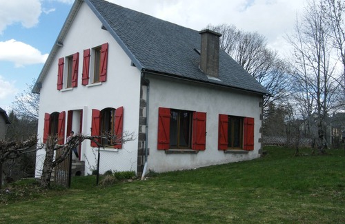Saint-Donat Casa | Casa unifamiliar en terreno cerrado y luminoso, accesible todo el año