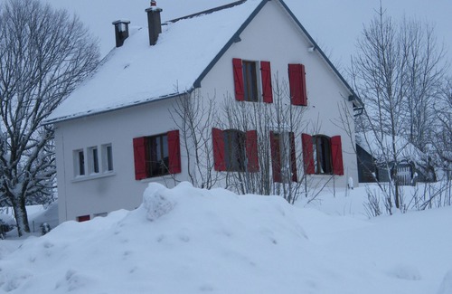 Saint-Donat Casa | Casa unifamiliar en terreno cerrado y luminoso, accesible todo el año