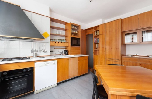 Zona Lancetti Apartamento | Detached house only 550m from Lancetti FS!