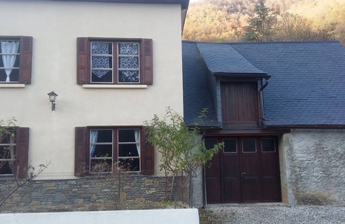 Saint-Lary Casa | Casa independiente con patio privado en el valle de Bellongue