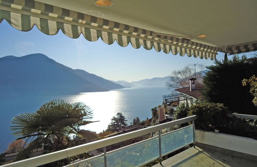 Brissago Casa | Detached house with swimming pool on an elevated hillside with magnificent panoramic views