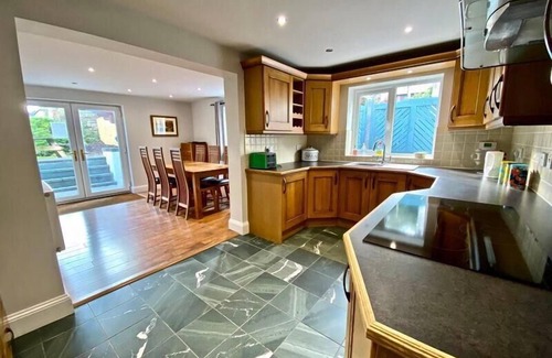 Backbarrow Cabaña | Detached lakeland cottage with private hot tub