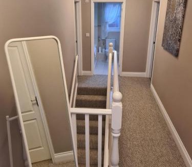 Hockering Casa | Detached luxury 5 bed house, lanscaped garden, fire pit, parking, can sleep families or workers