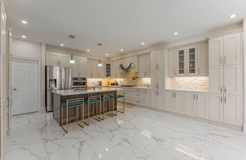 Brampton Casa | Detached | Sparkling Clean | Fresh Linens | Office Desk