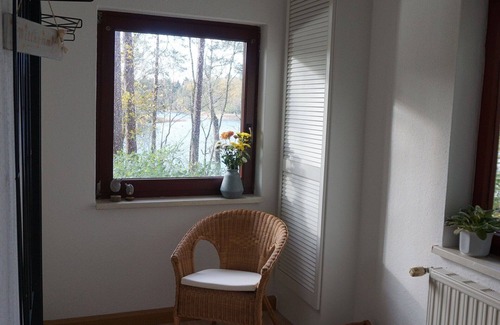 Waldsieversdorf Casa | Casa de vacaciones independiente (4 + 2 pers.): Chimenea * Pasarela * Terraza * Bosque * Acceso al lago * Vallado