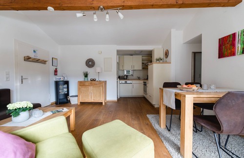 Eslohe Casa | Villa independiente justo en el borde de ladera sur con Aussensaunacota
