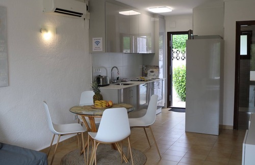 Paichi Villa | Bonita casa independiente, 1 km del pueblo, urb con piscina y tenis comunitarios
