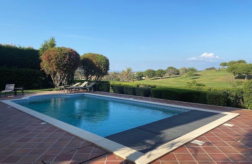Lagos Villa | Villa independiente con piscina con vistas al campo de golf, cerca del centro de Lagos, wifi, Sky