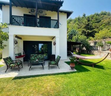 Haniotis Casa | Detached Villa with Sea View