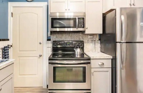 Detroit Apartamento | Detroit Oasis-city location with suburban perks