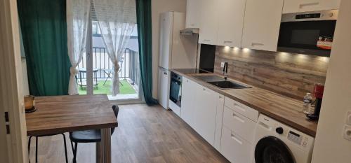 Lieusaint Apartamento | Deux pièces dans résidence calme