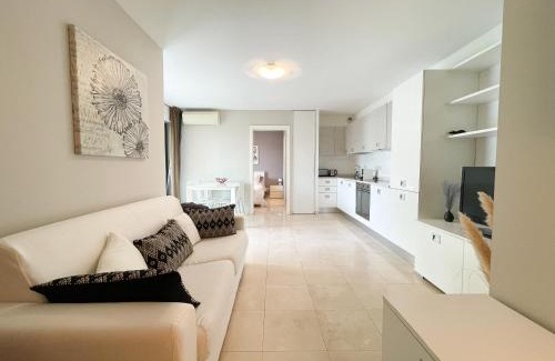 Beausoleil Apartamento | Deux pièces, parking et piscine