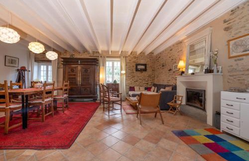 Sarzeau Casa | Devant le Château de Suscinio