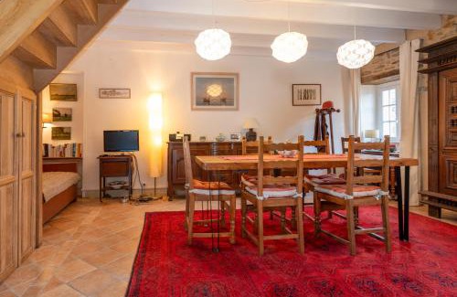 Sarzeau Casa | Devant le Château de Suscinio