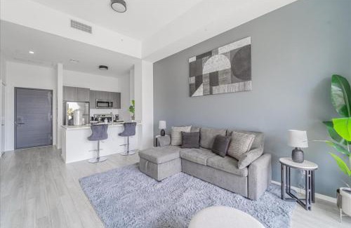 Downtown Miami Apartamento | Devereaux Miami 2 Bedroom, 1 Bedroom, and Studio Condos with Balconies