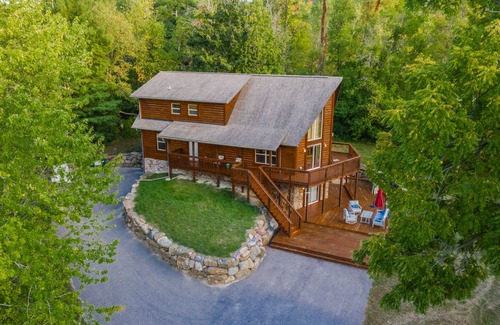 Baraboo Cabina | DEVILS LAKE ESCAPE -NEW OWNERS!! SLEEPS 12 -8 BEDS WALK TO THE PARK