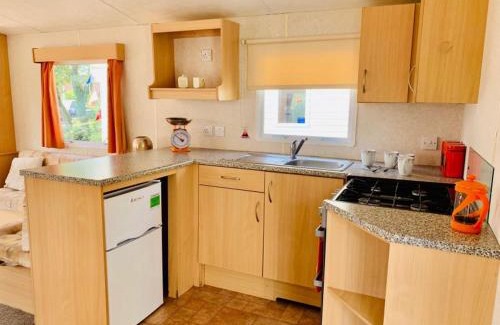 Barnstaple Casa | Devon Barnstaple Self Catering Tarka Holiday Park Free Wi-Fi Spacious Static Caravan sleeps 4 Pets allowed location Devon EX31 4AU Just 6 miles from Saunton Sands Please note no sign written vehicles are allowed to park on the holiday park overnight