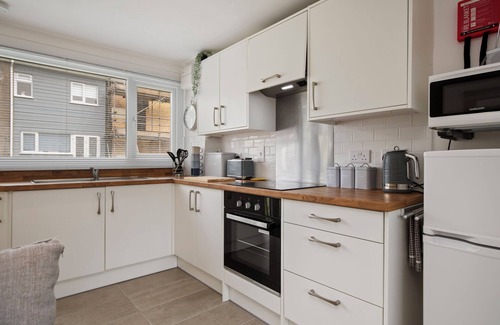 Pembroke Chalet De Esquí | Dewis Da - Short walk from beach, parking