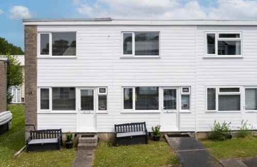 Pembroke Chalet De Esquí | Dewis Da - Short walk from beach parking