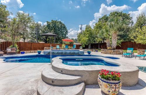 Irving Casa | DFW Large Vacation Retreat with Private Pool and Hot Tub