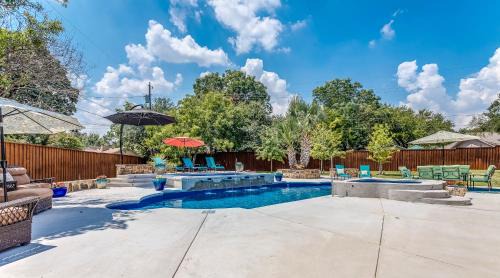 Irving Casa | DFW Large Vacation Retreat with Private Pool and Hot Tub