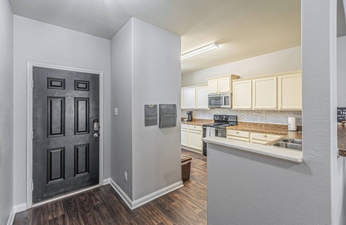 Dallas Casa | DFW Perfect Home with Garage Parking, Gated Yard,Business Amenities,Arcade game!