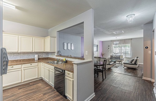 Dallas Casa | DFW Perfect Home with Garage Parking, Gated Yard,Business Amenities,Arcade game!