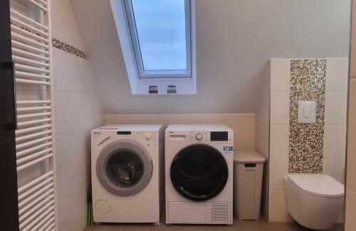 Wiefelstede Apartamento | DG VerWohn