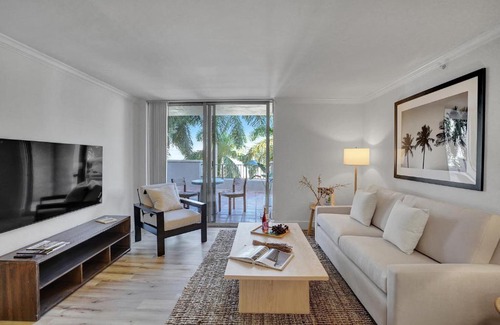 Coral Gables Section Apartamento | Dharma Home Suites Coral Gables at Gables Grand Plaza
