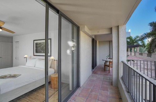 Coral Gables Section Apartamento | Dharma Home Suites Coral Gables at Gables Grand Plaza