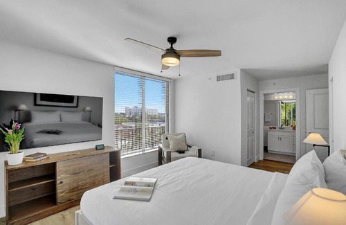 Coral Gables Section Apartamento | Dharma Home Suites Coral Gables at Gables Grand Plaza
