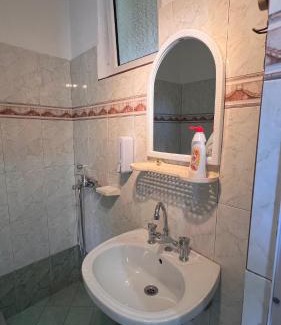 Borsh Casa | Dhoma Plazhi Husi