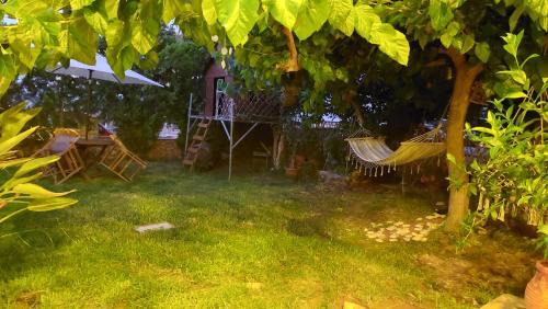 Kounoupidiana Apartamento | Diamant's Place with Treehouse Garden
