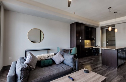 North Burnet Apartamento | Diamond at Kenzie - Modern 2-Bedroom, North Austin
