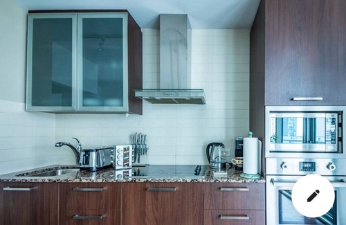 Downtown Toronto Hotel | Diamond Collection- 2 & 3 Bedroom Suites