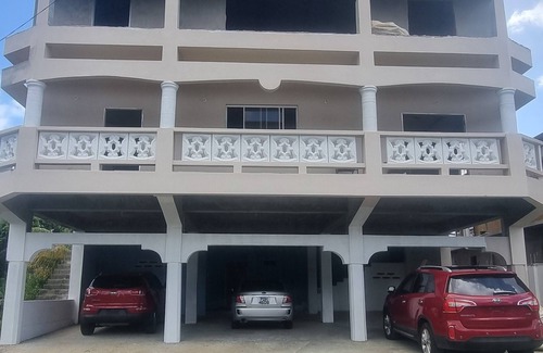 Mt. Pleasant Apartamento | Diamond Cut Villa & Suites