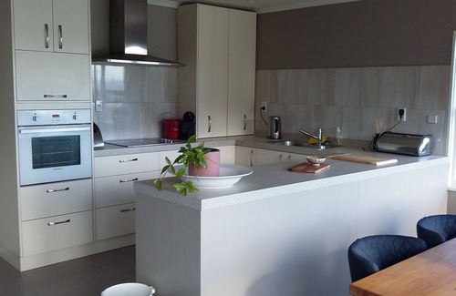 Diamond Harbour Casa | Diamond Harbour Hideaway Top Flat -Amazing views