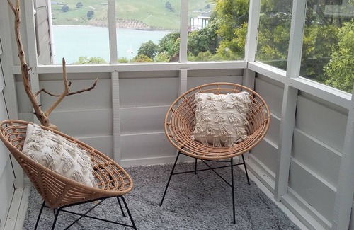 Diamond Harbour Casa | Diamond Harbour Hideaway Top Flat -Amazing views