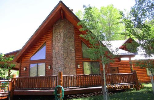 South Fork Casa | Diamond J's Riverside Retreat