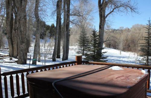 South Fork Casa | Diamond J's Riverside Retreat