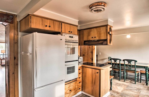 Diamond Lake Casa | Diamond Lake Home w/ Dock Close to 2 Ski Resorts!