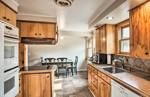 Diamond Lake Casa | Diamond Lake Home w/ Dock Close to 2 Ski Resorts!