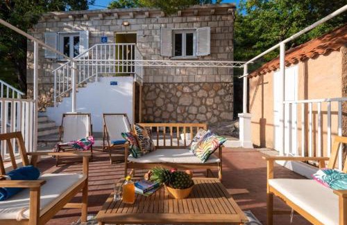 Lozica Casa | Diamond Sea - Vacation House with Private Parking and a Big Terrace over the Sea