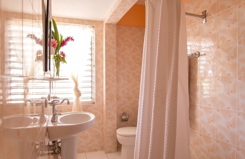 Montego Bay Cama Y Desayuno | Diamond Villa Yoga & Wellness